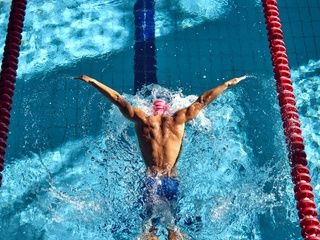 ¿Dónde se celebran los campeonatos de natación en Barcelona?