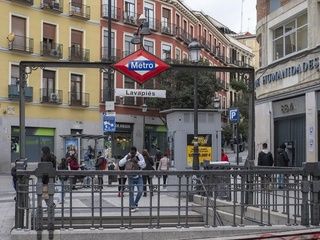 El auge del alquiler transforma Lavapiés y diluye su identidad cultural
