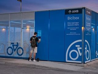 El Prat abre un Bicibox de 61 plazas para conectar bici y transporte público