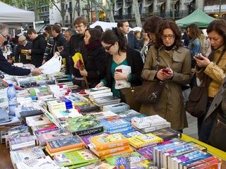 Sant Jordi 2026 Barcelona: superilla Eixample, Ali Smith pregonera 22 abril y Sagrada Família gratis