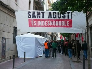 El desahucio de un vecino en Gràcia desata protestas y reabre el debate sobre el coliving