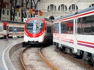 Barcelona afronta cinco días de huelga en los trenes de FGC: horarios y recortes clave
