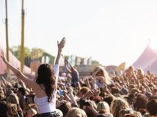 El Festi que Faltava revoluciona Sant Andreu con diez horas de música femenina