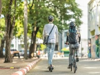 Tráfico fija en 15 años la edad mínima para usar patinetes eléctricos