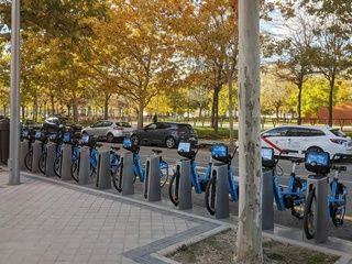 La bicicleta gana terreno en Madrid con más carriles y usuarios récord