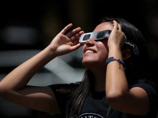 Cómo prepararse para el eclipse total de agosto: claves para verlo sin riesgos