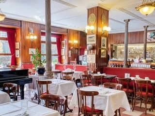 Reabre el Café Gijón, un clásico del centro de Madrid tras meses de obras