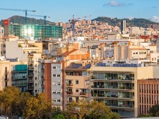 La ley para limitar la compra especulativa queda en el aire en Cataluña
