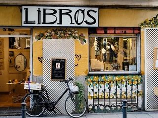 La subida del alquiler amenaza a las librerías independientes de Madrid