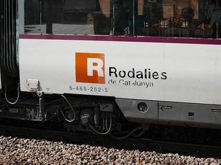 Miles de viajeros afectados por el corte de la R3 tras un robo de cobre