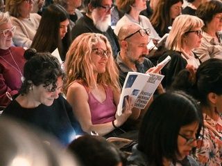 Barcelona se transforma con festivales de barrio, poesía y mercados artesanales