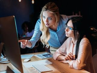 Barcelona Activa revela que las mujeres ocupan el 73,5% del empleo pero representan el 59% del paro de larga duración