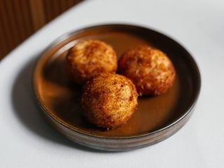 La croqueta de 100 % jamón ibérico de Salino ganó en Madrid Fusión 2026 e impresionó al jurado por su sabor y textura