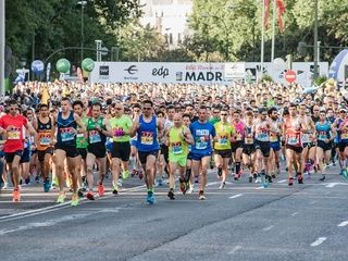 El calor marca una edición récord con 47.000 participantes en Madrid