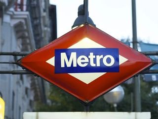 Corte en la línea 9 del Metro de Madrid paraliza el tramo entre Sainz de Baranda y Avenida de América en plena hora punta