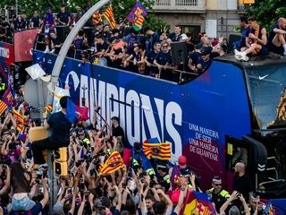Barcelona se volcó con el Barça: 750.000 personas llenaron la rúa del título