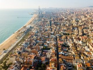 Badalona reordena su centro con más espacio peatonal y menos coches