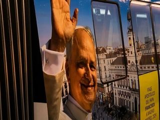 Madrid reduce a siete las estaciones cerradas por la misa del Papa en Cibeles
