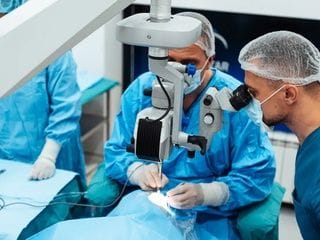 El Hospital de Móstoles estrena una de las plataformas de cirugía ocular más avanzadas del mundo