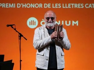 Biel Mesquida recibe el Premi d’Honor de les Lletres Catalanes en el Palau de la Música