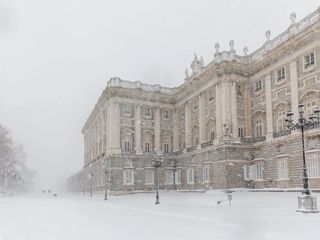 Aviso de nevadas y lluvias en Madrid: cambios en la rutina y precaución en la sierra