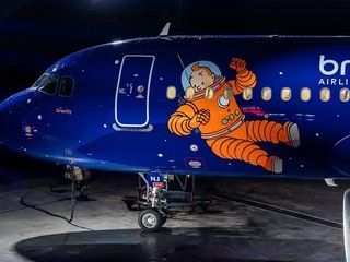 El avión de Tintín aterriza en Barcelona y desata la fiebre entre fans y spotters