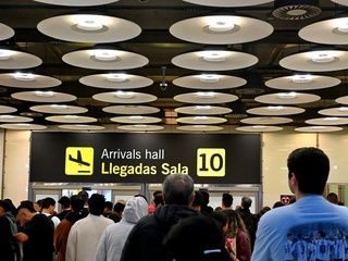 El nuevo sistema de fronteras de la UE provoca largas esperas en aeropuertos
