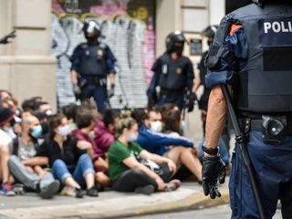 Nuevos desalojos en Barcelona dejan a decenas de personas sin alternativa habitacional