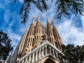 Una historia en construcción: 144 años de la Sagrada Familia y Barcelona en una exposición