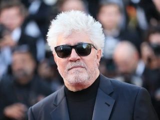 Almodóvar vuelve a Cannes con su película más personal y autoconsciente