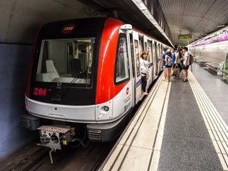 Más trenes en la L5 para aliviar la saturación matinal