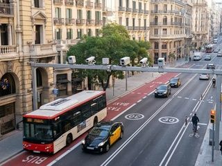 Barcelona activará en Via Laietana multas de 90 euros desde el 27 de abril por circular sin permiso