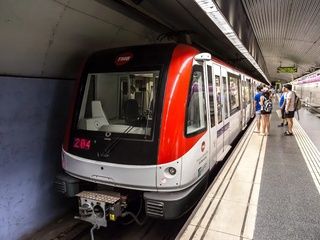 El pasillo entre L1 y L3 en Plaça Catalunya cierra dos meses y alterará miles de trayectos diarios