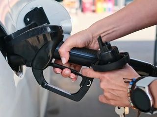 El precio del combustible se dispara en Barcelona por la crisis en Oriente Medio