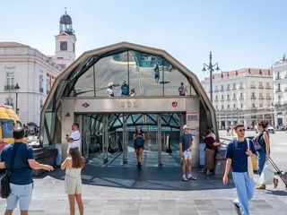 Sol no permitirá entrar ni salir esta tarde: así afecta al transporte en Madrid