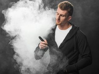España dice adiós a los vapeadores de usar y tirar: una ley histórica contra el tabaco