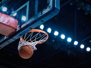 ¿Dónde se celebran los partidos de baloncesto en Barcelona?