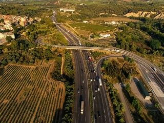 La AP-7 incorpora un sistema que detecta infracciones sin parar vehículos