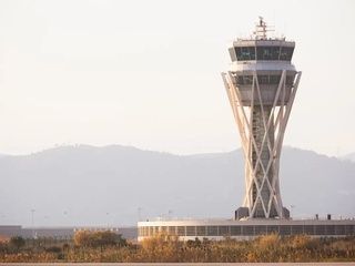 Una huelga indefinida del personal de tierra pone a prueba El Prat