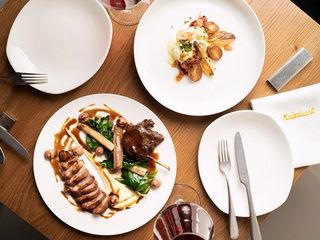 El restaurante que cumple 5 años de mala educación: referente en casa de comidas
