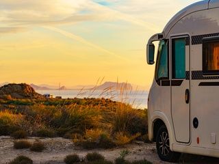 Viajar en autocaravana o camper: libertad, comodidad y aventura sobre ruedas