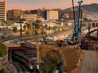 Barcelona estudia un tercer túnel de Rodalies bajo la Diagonal para aliviar el colapso ferroviario