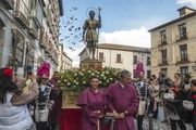 Procesión con las imágenes de San Isidro y Santa María de la Cabeza