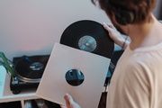  Explora el sonido analógico: top de tiendas de vinilos en Madrid