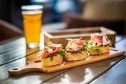  Disfrutar y ahorrar: bares que ofrecen tapas gratis