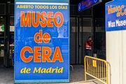 Cartel en la entrada al Museo de Cera, en Madrid a 16 de enero de 2020.