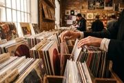 Barcelona celebra el Record Store Day con vinilos exclusivos, colas y conciertos en sus tiendas independientes