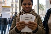  Barcelona ya da los primeros permisos a migrantes: una enfermera venezolana podrá trabajar en solo 15 días