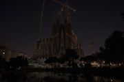 La Sagrada Familia a oscuras