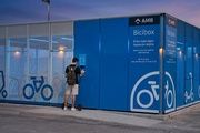 El AMB inaugura en el Prat el primer aparcamiento Bicibox de gran capacidad de los seis que abrirá este año